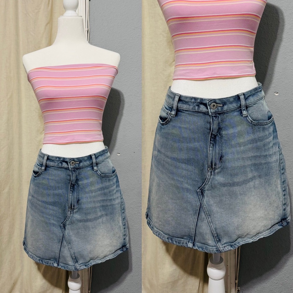 ARIZONA JEAN CO Denim Mini Skirt Light‎ Wash Distressed Pockets Women Size 13